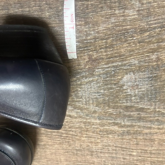 Salvatore Ferragamo 7.5E vintage navy micro heel preppy tasseled shoes. - Picture 7 of 15